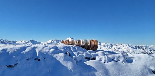 SUNDOWNER MIT DJ AM BERG SUNDOWNER MIT DJ AM BERG